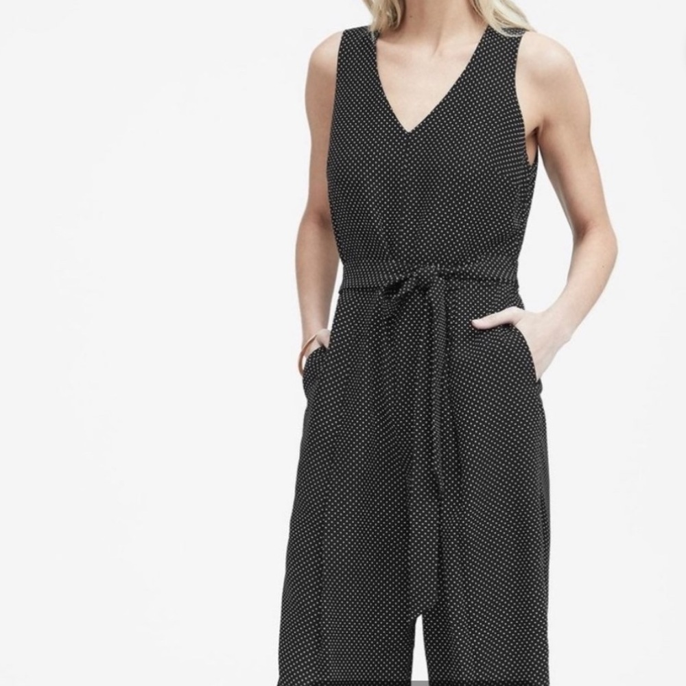 Banana Republic Black Mini-Polkadot Cropped Jumpsuit with Belted Waist. Size 10
